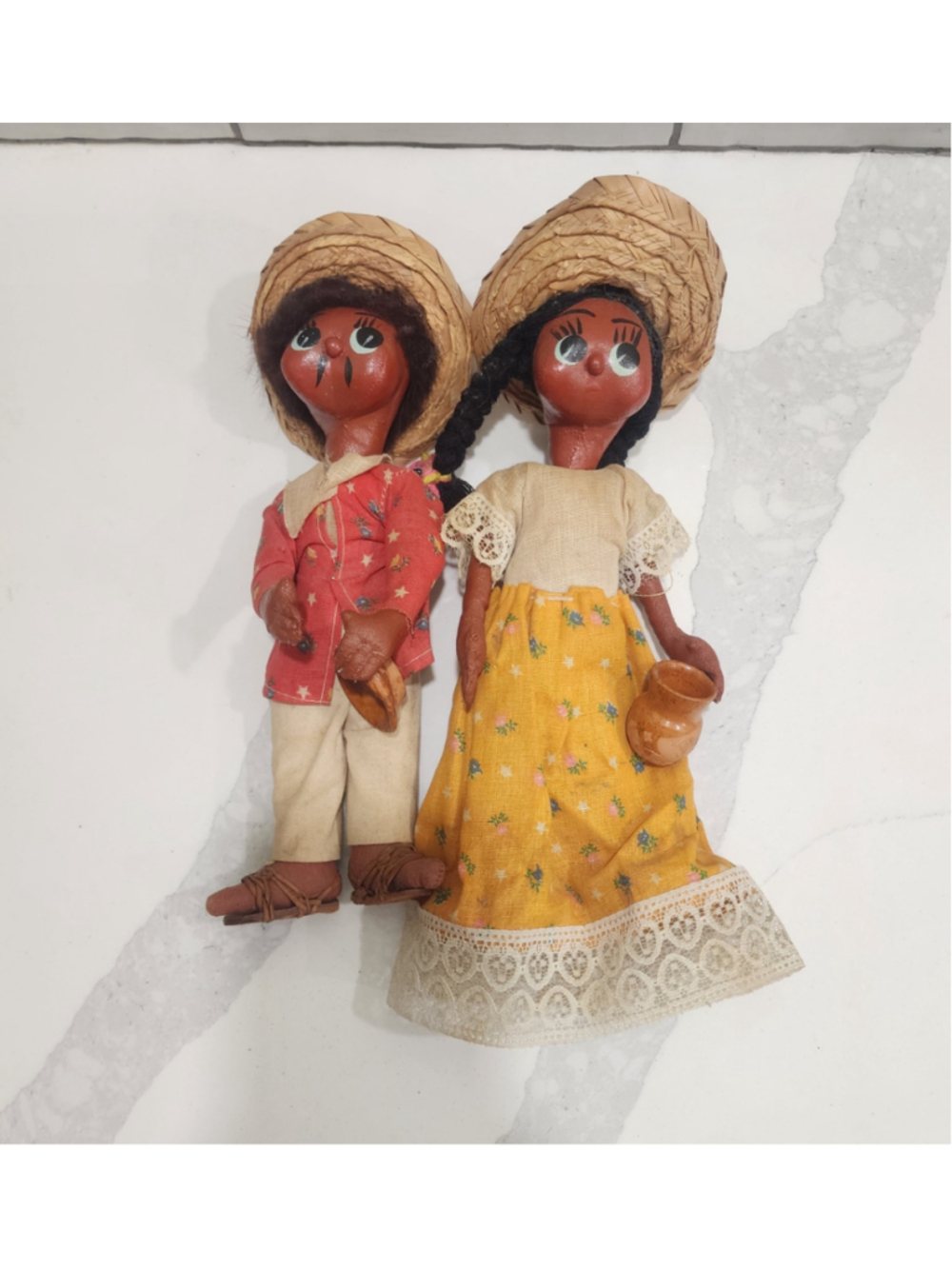 Vintage Mexican Folk Art Dolls Couple Handmade Straw Hats Pottery